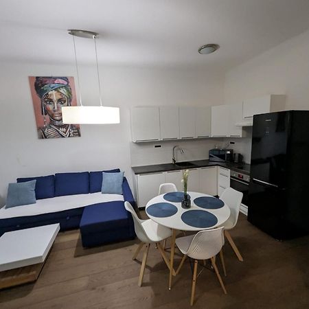 Fantabulous Downtown Abode W King Bed, 65" Tv, Washer And Tumble Dryer Zagreb Bagian luar foto
