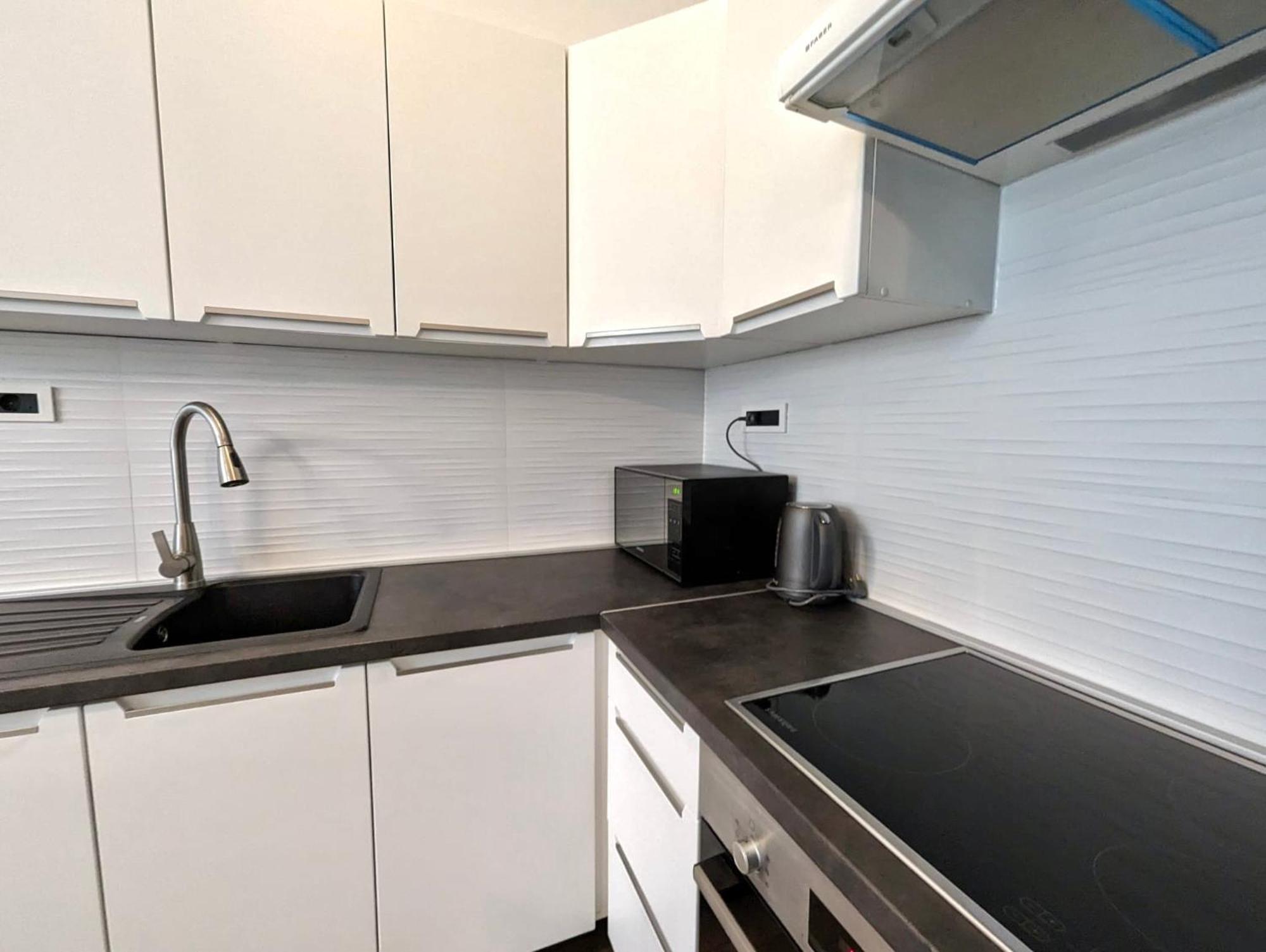 Fantabulous Downtown Abode W King Bed, 65" Tv, Washer And Tumble Dryer Zagreb Bagian luar foto